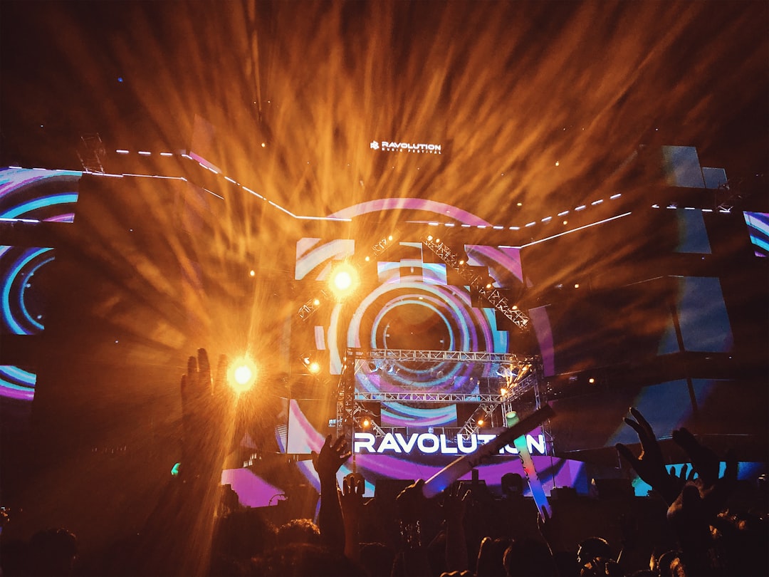 Revolutionize Your WordPress with Helpmate-Live CRM Integration