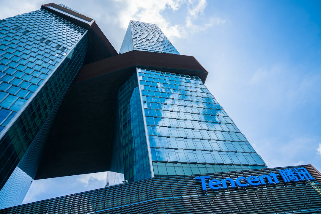 Tencent Leases 100k AI Chips from Oracle in $7B Deal